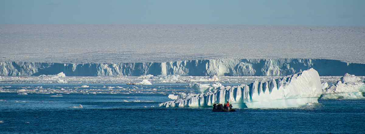 Around Spitsbergen, Kvitoya, August